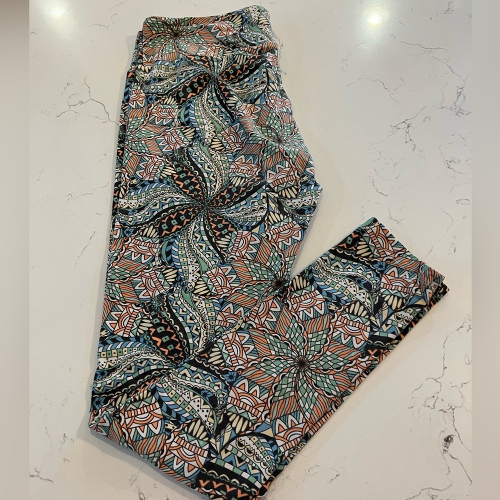 LuLaRoe Leggings. Tall and Curvy. Excellent condition.